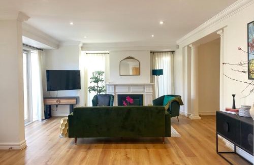 Toorak House | Art Deco in Toorak