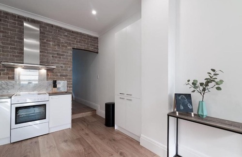 Mosman Apartment | Art Deco Mosman Dream-Minutes Drive to Balmoral