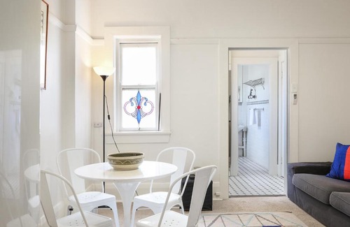 Paddington Apartment | Art Deco Oasis Minutes From the City