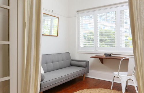 Paddington Apartment | Art Deco Oasis Minutes From the City