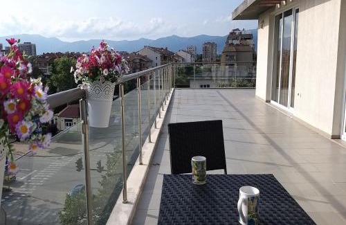 Kazanlak Apartment | Art Gallery Studio