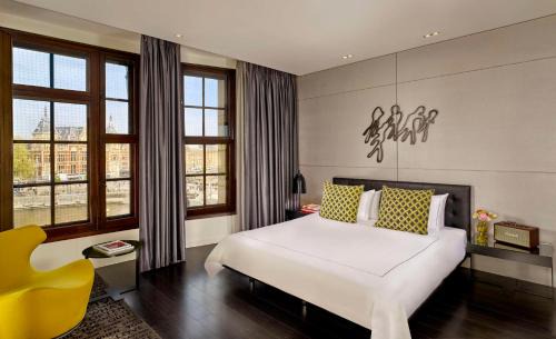 Burgwallen Nieuwe Zijde Hotel | art'otel amsterdam, Powered by Radisson Hotels