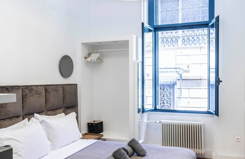 Plaka Hotel | Art Pantheon Deluxe Suite in Plaka Acropolis area