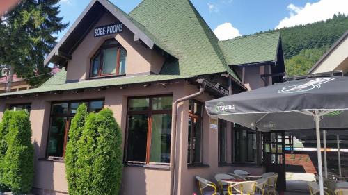 Ciganska Mahala House | Art