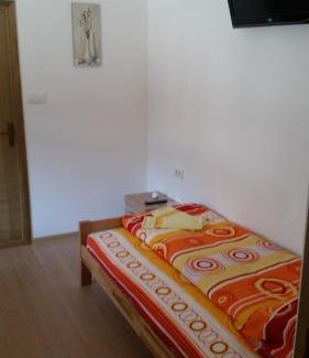Ciganska Mahala House | Art