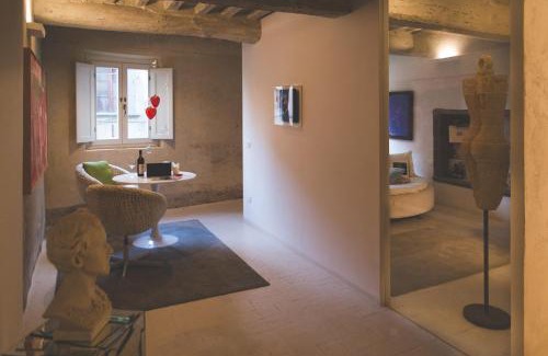Santa Maria a Monte House | ART SUITE GALLERY - Tuscany - medieval town close to Florence, Pisa, Lucca, Chianti Zone, Versilia