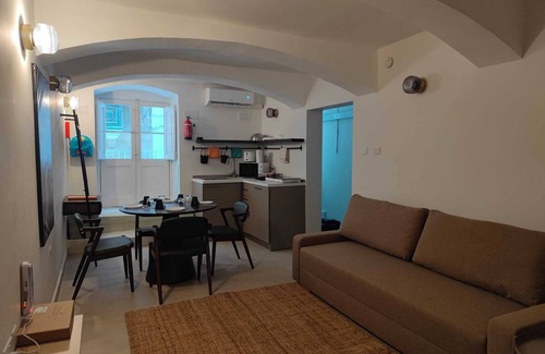 Madliena Apartment | Art-themed apartment in downtown Valletta