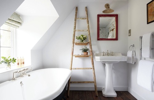South Leigh Hotel | Artist Residence Oxfordshire