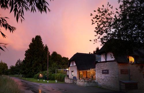 South Leigh Hotel | Artist Residence Oxfordshire