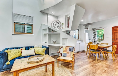 Savannah Victorian District House | Artistic Executive Rental in Historic Savannah, Heated Pool Access by Southern Belle Savannah