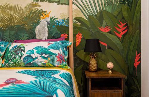 En Corts Apartment | Artistic flat next to Ruzafa Welcome to the Jungle