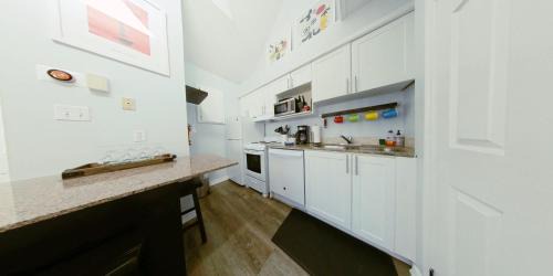 Craigleith House | Artistic Hillside Loft
