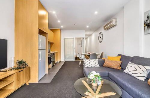 Adelaide Central Business District Apartment | 'Artsy at East End' A Modern Inner-city Retreat
