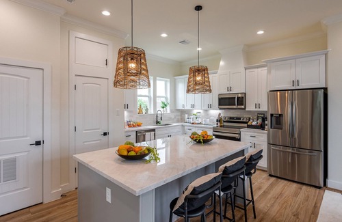 Greater Heights House | Artsy & Spacious 4BR Retreat -Central Location -Stylish Comfort & Charm