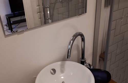 Epinettes Apartment | Arty 20m² district of BATIGNOLLES