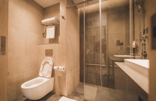 Mascot House | Arty spacious Ensuite close airport, UTS and CBD