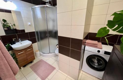 Ilawa Apartment | Artystyczna przestrzeń z widokiem na jeziora