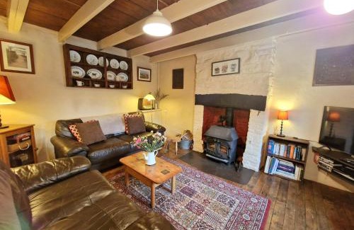 Llandyssiliogogo House | Arwel Llangrannog