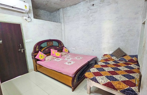 Mathura Bed & Breakfast | Arya Sadan Homestay