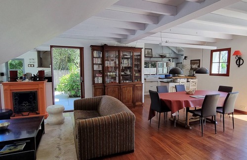 Sarzeau Villa | Arzon: Blue, green, calm, charm, great comfort, on the edge of the Gulf.