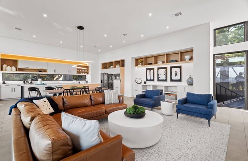 Lago Vista House | As seen on CBS show Staycation -Private Pool, Lake View, Lake Travis, EV charger