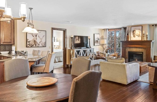 Avon Condo | Ascent 202 - Sophisticated Three Bedroom