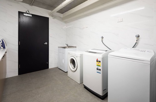 Ascot House | Ascot Budget Residences – Close to Brisbane Airport & Racecourses