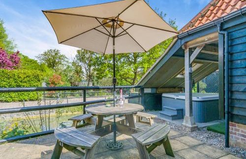 Bungay Apartment | Ash - Uk49524