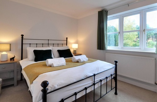 Poole Cottage | Ashley Mews- Two bedroom house in Ashley Cross/Poole (Pet friendly)