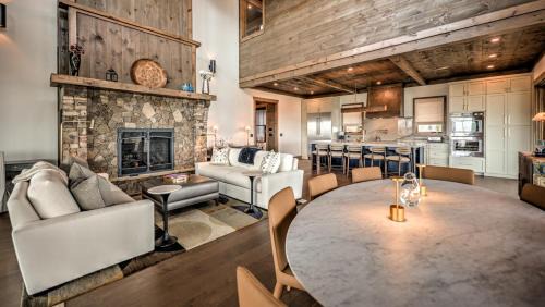 Blue Ridge House | Aska Ridge Lodge