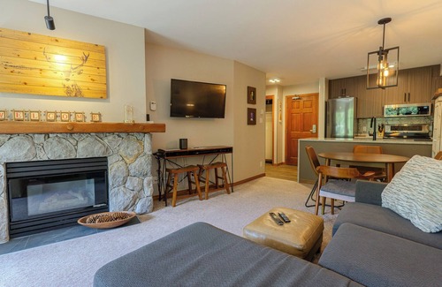 Whistler Condo | Aspen #545 Prime Ski-in Ski-out Location! Top Floor Unit, Pool, Hot tubs, BBQ