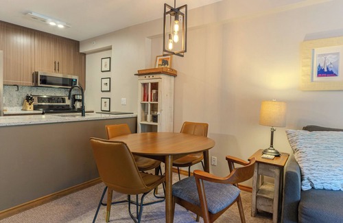 Whistler Condo | Aspen #545 Prime Ski-in Ski-out Location! Top Floor Unit, Pool, Hot tubs, BBQ