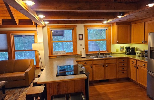 Bayfield House | Aspen Chalet- overlooks Brickyard Creek in Bayfield