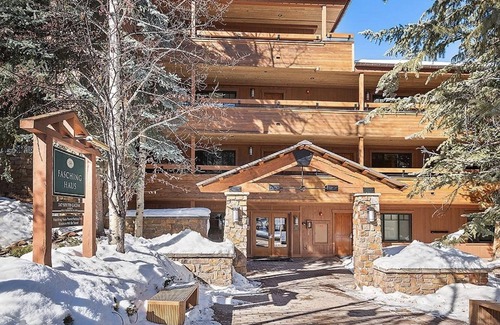Aspen Condo | Aspen CORE Luxe Apartment. Steps 2 Gondola Plaza, dwntwn. Hot Tub, Gym, Parking