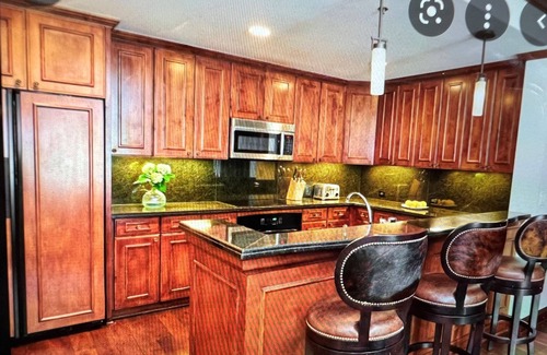 Aspen Resort | Aspen Highlands Ritz Carlton spacious 3-bedroom corner unit