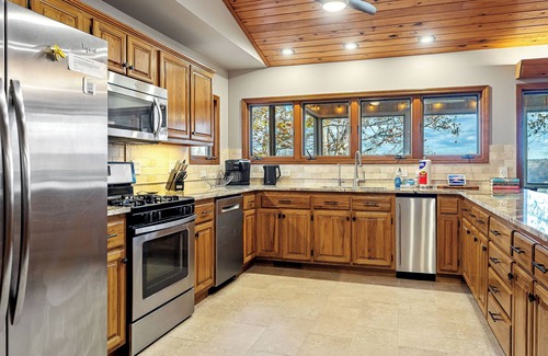 Smithville Cabin | Aspen Lodge Overlooking Center Hill Lake