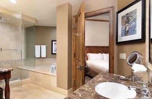 Downtown Resort | Aspen Mountain Residences, Pool-Hot Tub, Fireplace