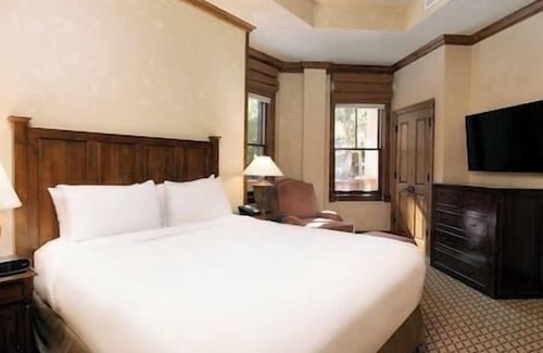 Downtown Resort | Aspen Mountain Residences, Pool-Hot Tub, Fireplace