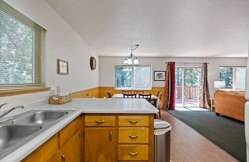 Strawberry Cabin | Aspen- Spacious River Front, family cabin