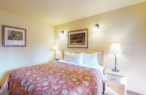 Downtown Leavenworth Hotel | Aspen Suites 506: The Nest