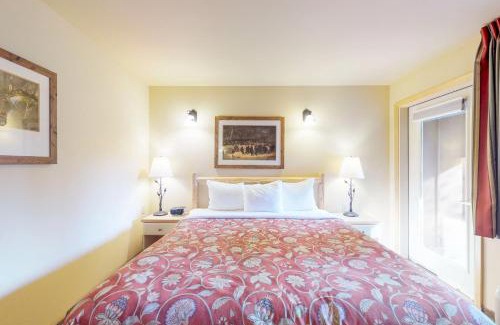 Downtown Leavenworth Hotel | Aspen Suites 506: The Nest