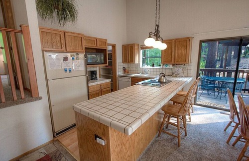 South Lake Tahoe House | Aspen View Lodge - Great Cabin Close to Sledding