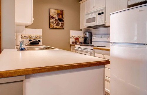 Whistler Condo | Aspens #464 Prime Ski-in Ski-out Location! Top Floor Unit, Pool, Hot tubs, BBQ