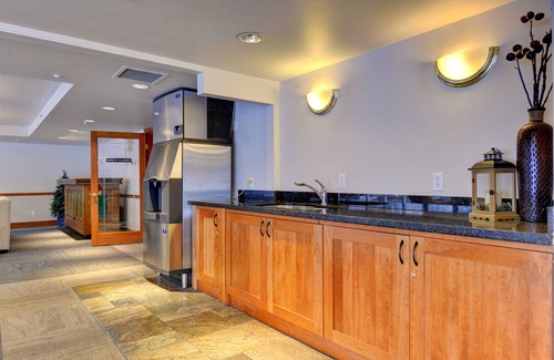Whistler Condo | Aspens #464 Prime Ski-in Ski-out Location! Top Floor Unit, Pool, Hot tubs, BBQ