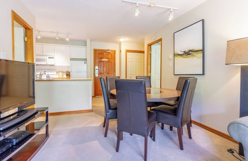 Upper Village Condo | Aspens # 547 Prime Ski-in Ski-out Location! Top Floor Unit, Pool, Hot tubs, BBQ