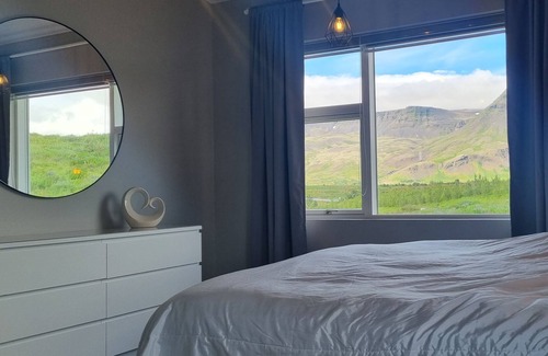Mosfellsbaer Apartment | Asta's place - luxury accomodation with a spectacular view in Reykjavik's suburb