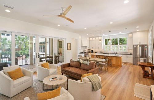East Beach House | Astin Cottage - 4221Seventh Street