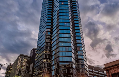 Downtown Honolulu Hotel | Aston at The Executive Centre Hotel