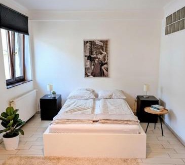 Palace District Apartment | Astoria Central Spacious Apartment