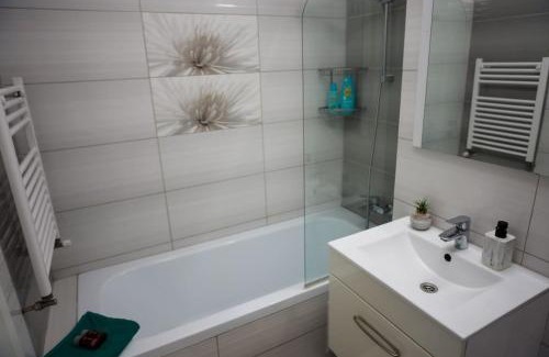Sector 3 Apartment | Astorium Residence